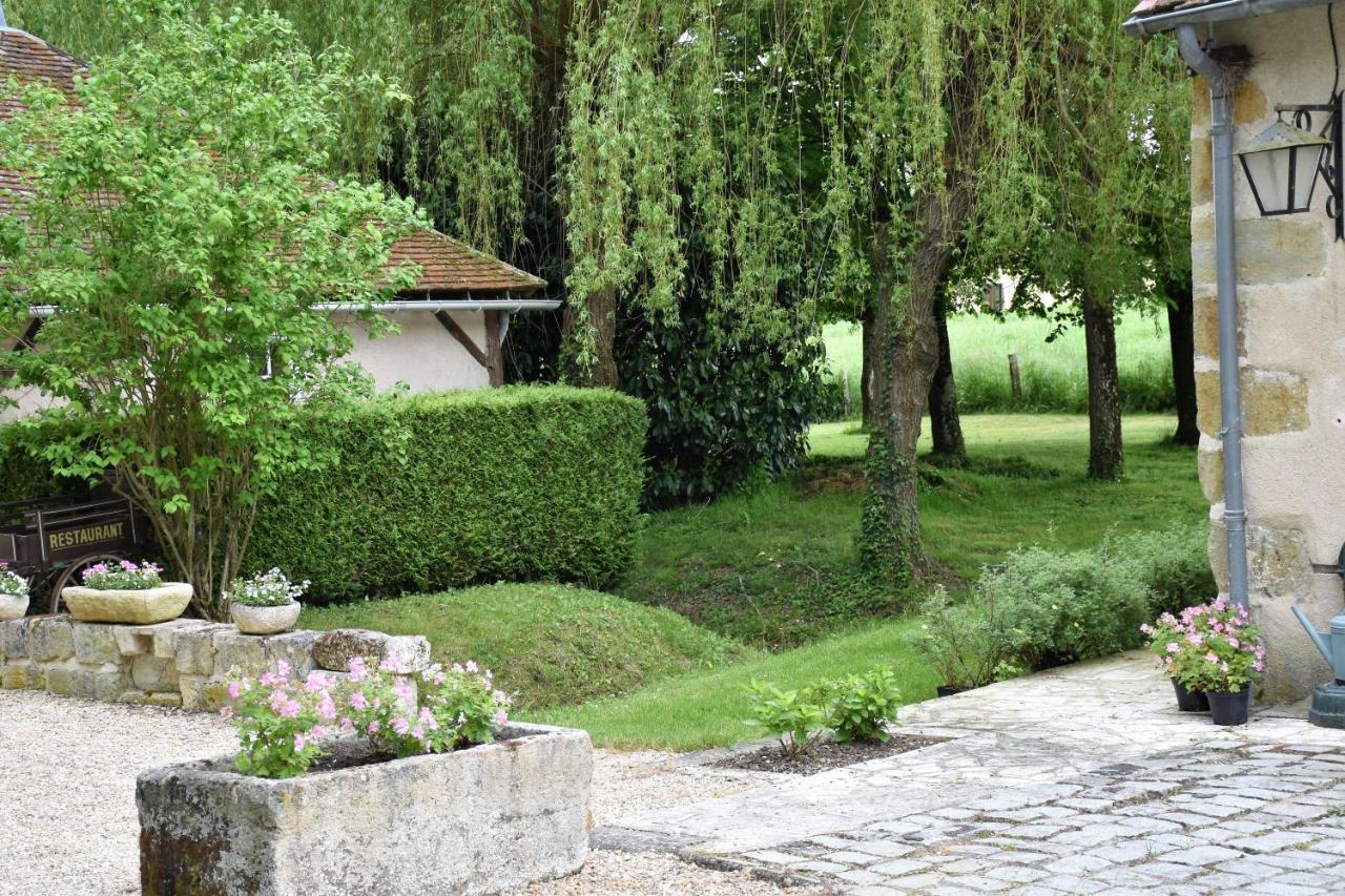 Le Petit Chateau De Sainte Colombe Bouges-le-Chateau 外观 照片