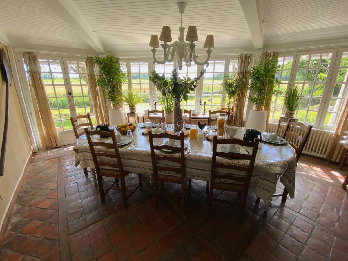 Le Petit Chateau De Sainte Colombe Bouges-le-Chateau 外观 照片